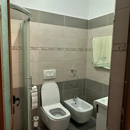 Guest 7 * Vlorë